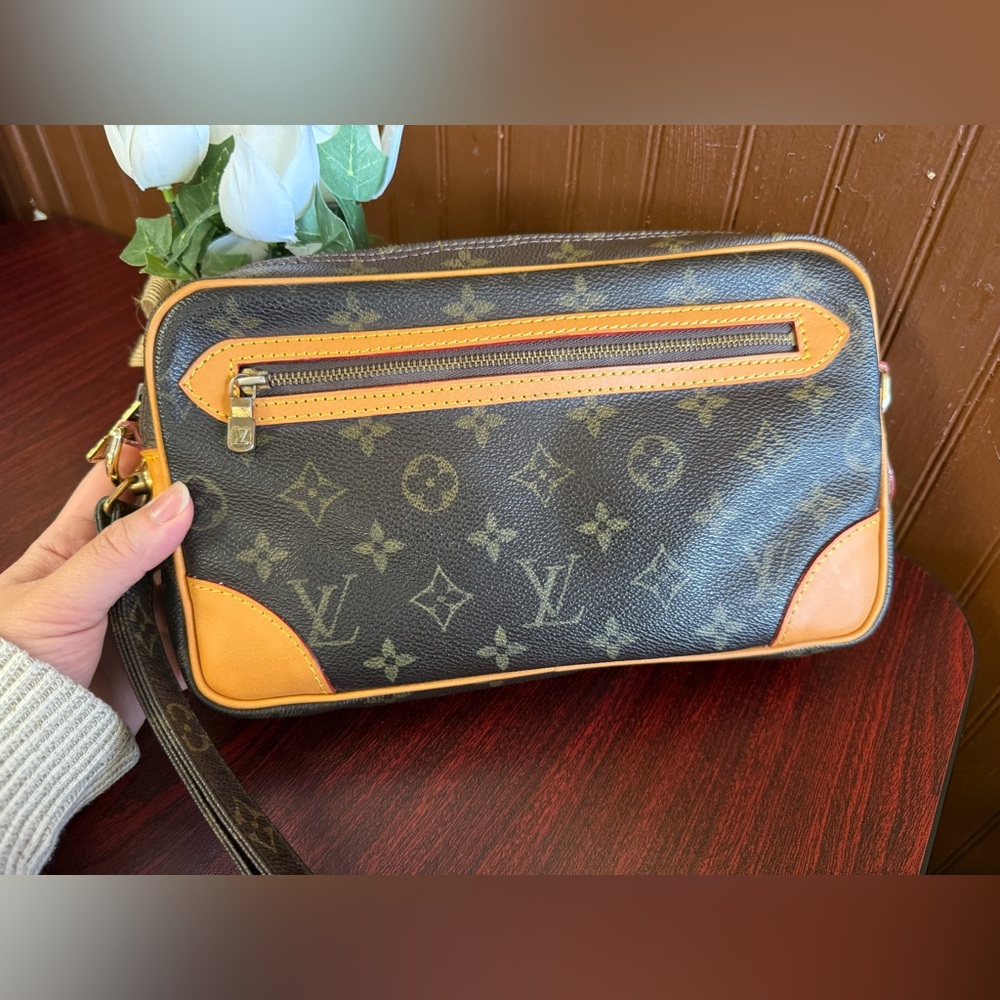 Louis Vuitton Marly Dragonne Clutch Wristlet (Crossbody) - Picture 4 of 16